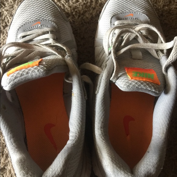 Women’s Nike Running shoe - Picture 4 of 5